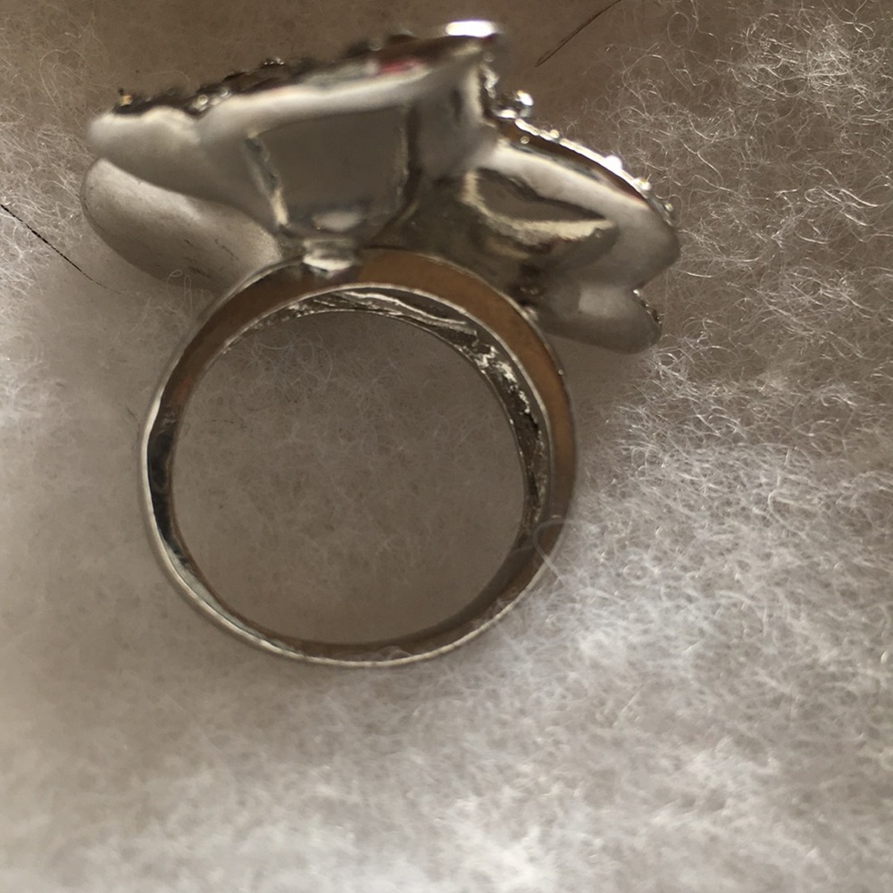 New Size 7 Statement Flower Ring - image 2